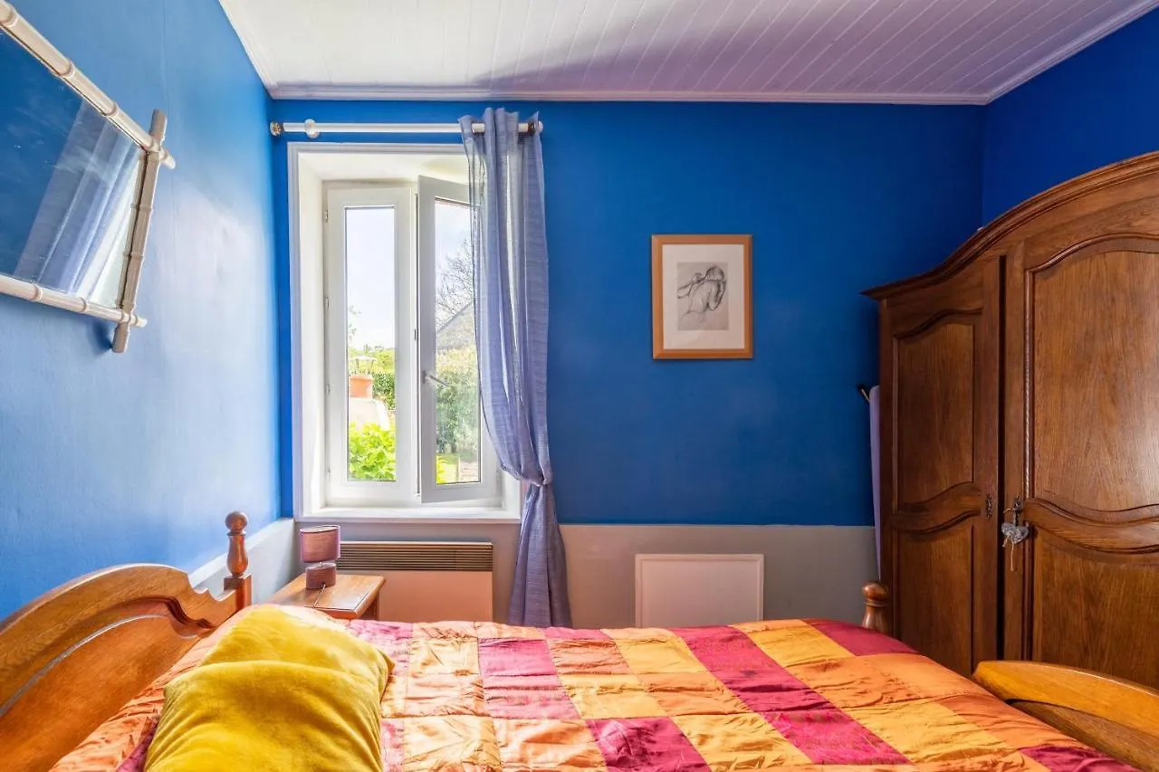 Maison Confortable A Rostrenen Avec Jardin Et Cheminee